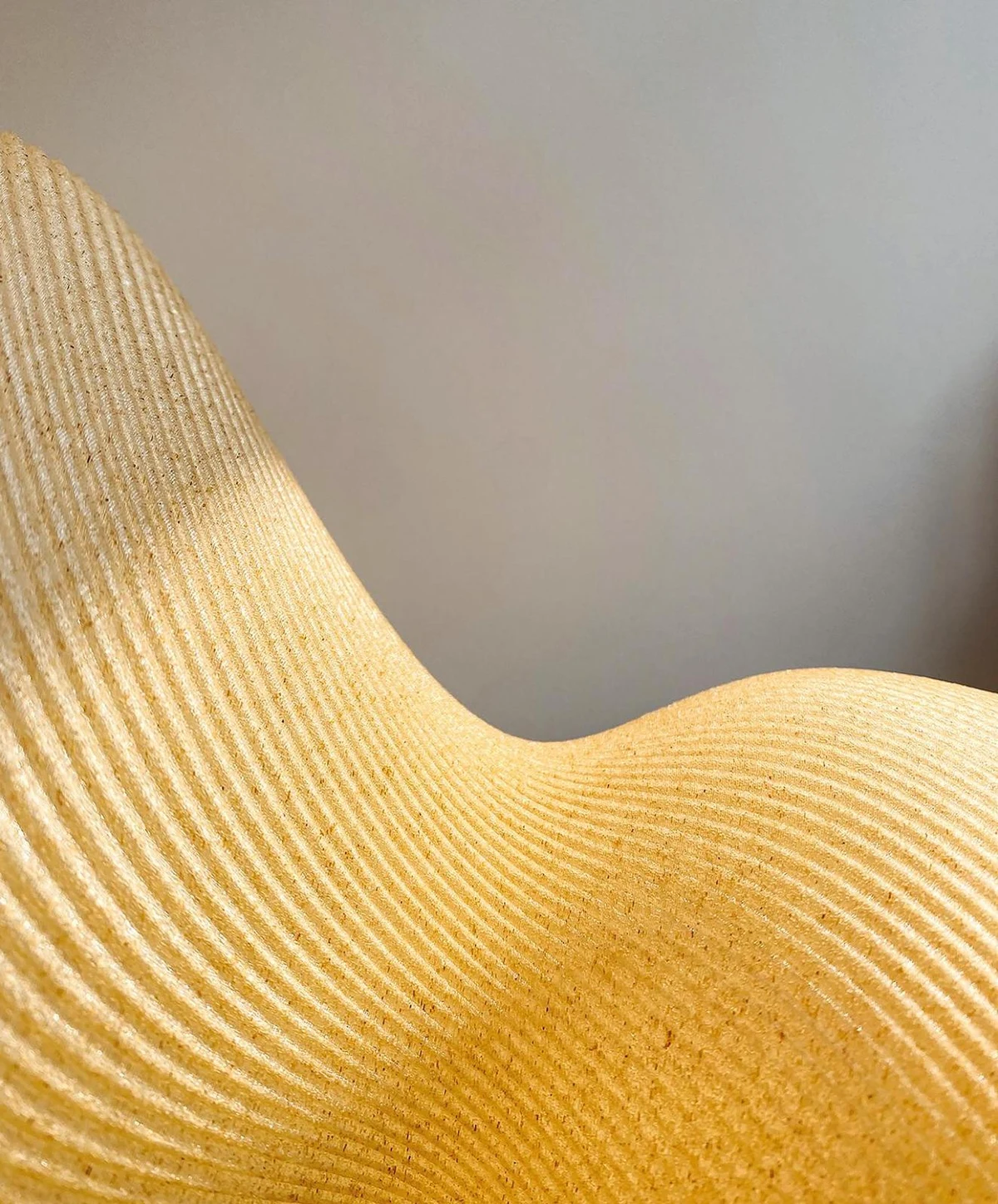 Page 36 of The Savoir-Faire showing a detail of Elsa Pochat’s vase, made by novinov from a bio-based plastic filled with miscanthus fibres